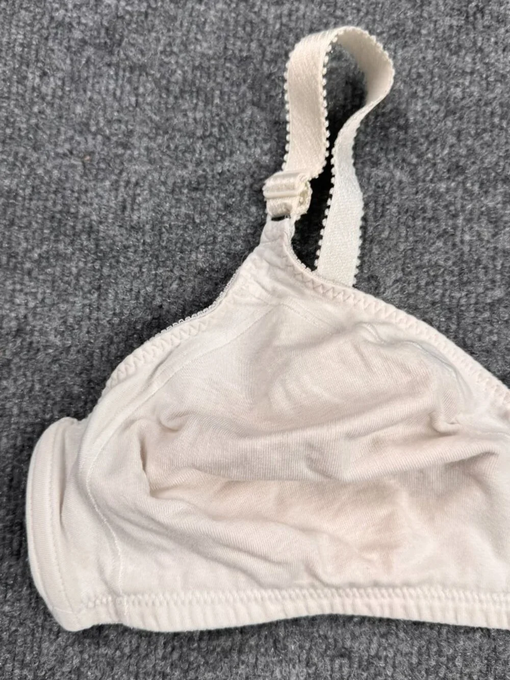 Women's White Comfort Wireless Full Coverage Everyday Bra Sz XL/2XL No Tag MSMTS